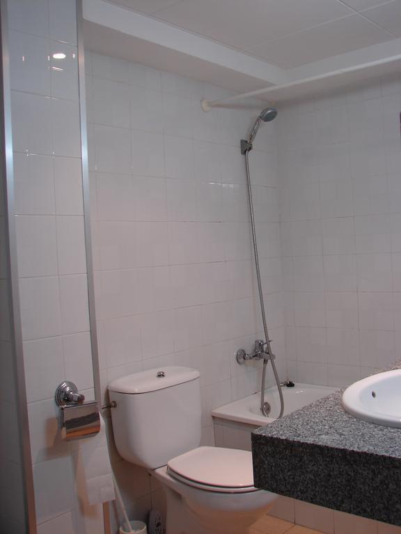 Hostal Del Ripolles Exterior photo