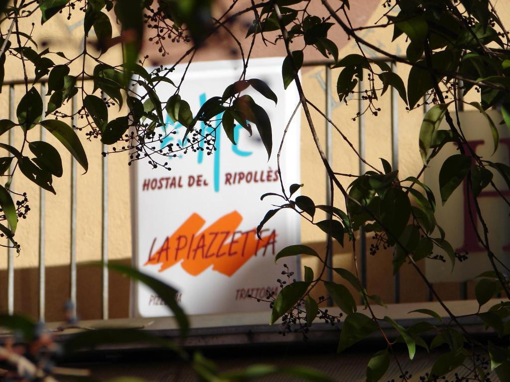 Hostal Del Ripolles Exterior photo